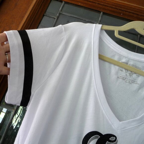 TRUE RELIGION V NECK TEE SIZE XXL (runs small) - Picture 3 of 9